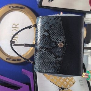 Tory Burch Blue Python Effect & Blue Color Block Robinson Flat Top Handle Bag🔥
